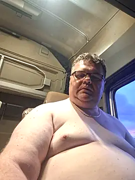 Snapshot of Grase44 chatting on December 2025 04:45:01 PM Grase44 online show from December 2025 04:45:01 PM