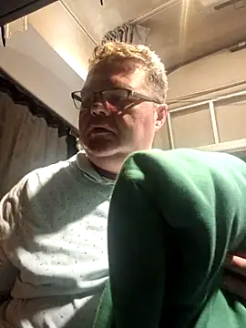 Snapshot of Grase44 chatting on December 2025 06:06:01 PM Grase44 online show from December 2025 06:06:01 PM