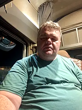 Snapshot of Grase44 chatting on December 2025 06:37:02 PM Grase44 online show from December 2025 06:37:02 PM