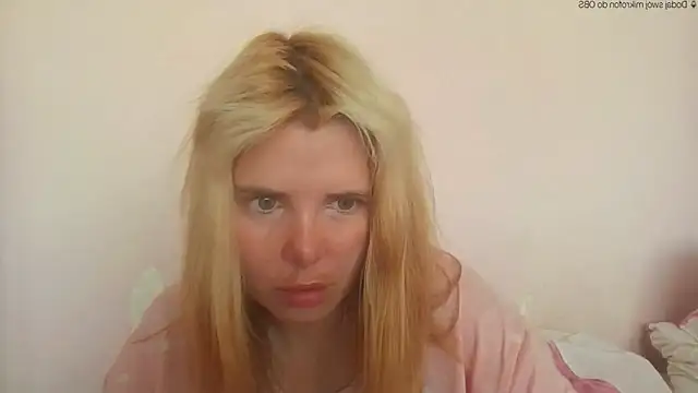 Snapshot of HornyElena chatting on June 2026 02:52:01 PM HornyElena online show from June 2026 02:52:01 PM