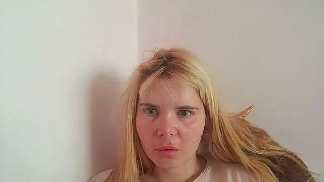 Snapshot of HornyElena chatting on July 2026 10:08:02 AM HornyElena online show from July 2026 10:08:02 AM