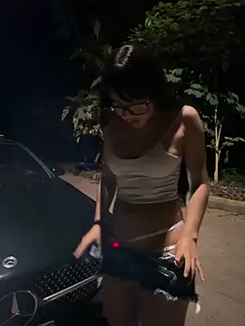 zevellez online show from November 2025 02:34:01 AM