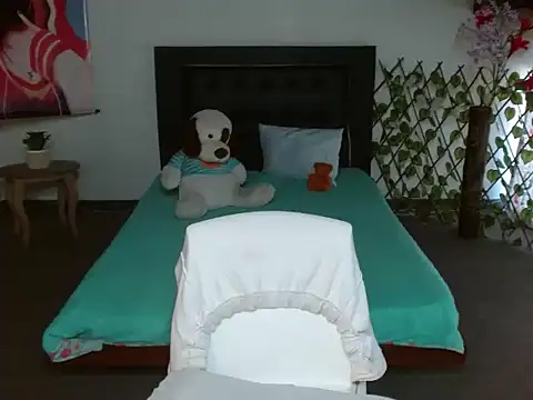 Snapshot of LuluKiss_ chatting on February 2026 01:37:01 PM LuluKiss online show from February 2026 01:37:01 PM