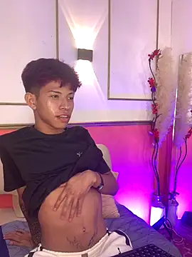 Snapshot of Tessachains_2_ chatting on November 2025 12:09:01 AM Tessachains 2 online show from November 2025 12:09:01 AM