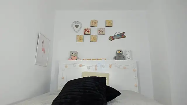 Snapshot of Blueee_diamond chatting on November 2025 06:01:01 AM Blueee diamond online show from November 2025 06:01:01 AM