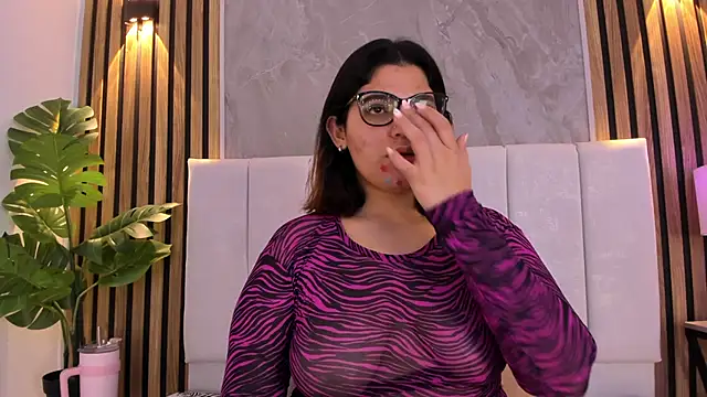 Carlotta de velour online show from May 2026 03:02:01 AM