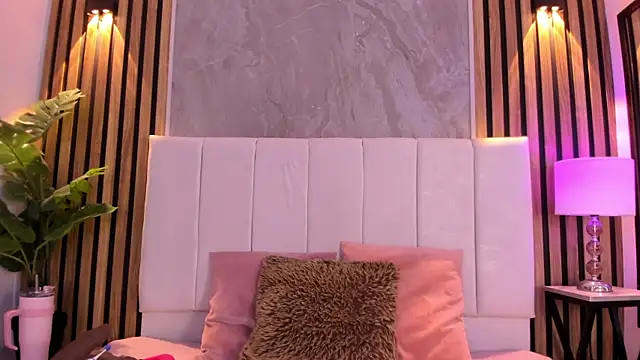 Carlotta de velour online show from July 2026 02:30:01 AM