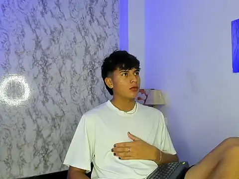 Valentino Lane online show from February 2026 01:55:01 AM