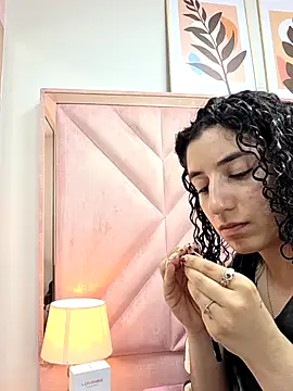 DemiJones  online show from May 2026 03:01:02 AM