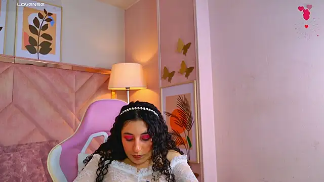 DemiJones  online show from May 2026 05:15:02 AM