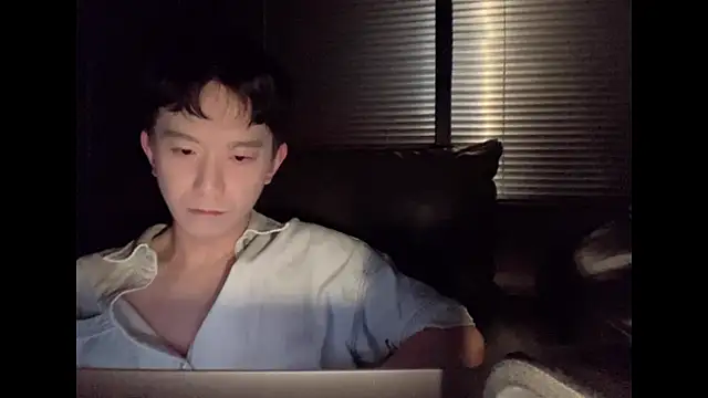 CouplingCry online show from November 2025 02:54:01 PM