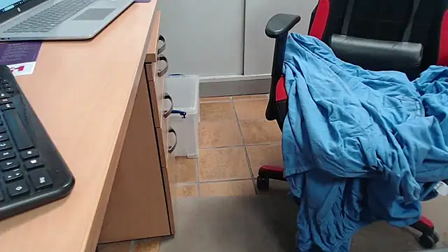 Snapshot of dwtsteffi50 chatting on December 2025 09:35:02 AM dwtsteffi50 online show from December 2025 09:35:02 AM