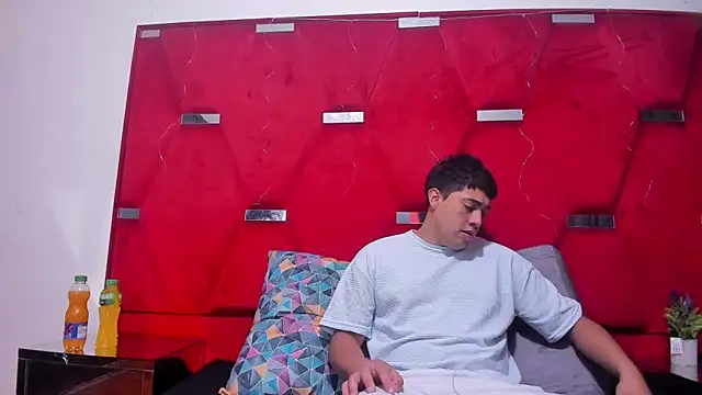 Snapshot of Emmaanddarling chatting on November 2025 12:17:01 PM Emmaanddarling online show from November 2025 12:17:01 PM