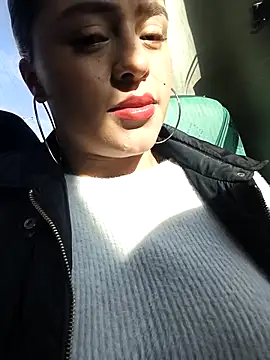 Snapshot of ALEJA__22 chatting on November 2025 12:49:01 PM ALEJA 22 online show from November 2025 12:49:01 PM