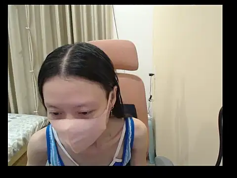 Lil-Cherries online show from May 2026 11:07:01 AM
