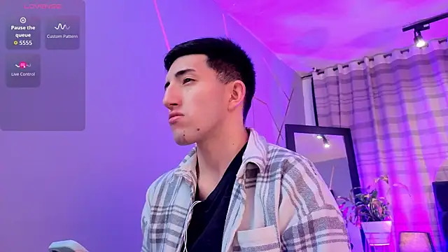 Un Sluttyy online show from December 2025 11:39:02 AM