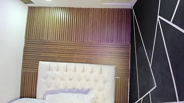 ZarinaWynne online show from March 2026 01:28:01 PM