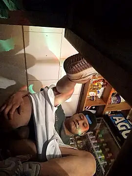 themorenofit08 online show from November 2025 01:28:01 AM