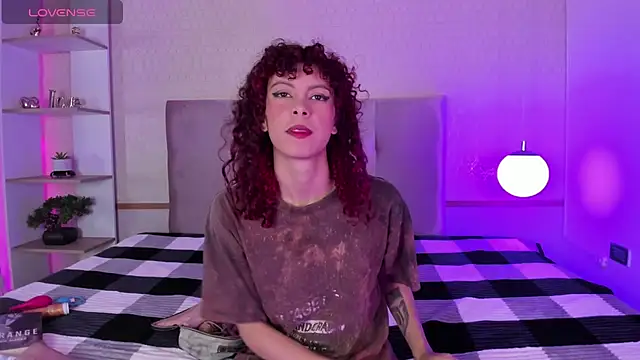 AliceMadnes online show from December 2025 03:30:01 PM