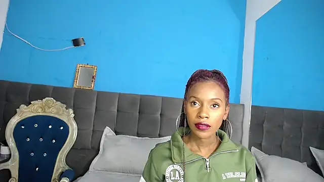 Snapshot of Aliis_Love chatting on November 2025 08:42:01 PM Aliis Love online show from November 2025 08:42:01 PM