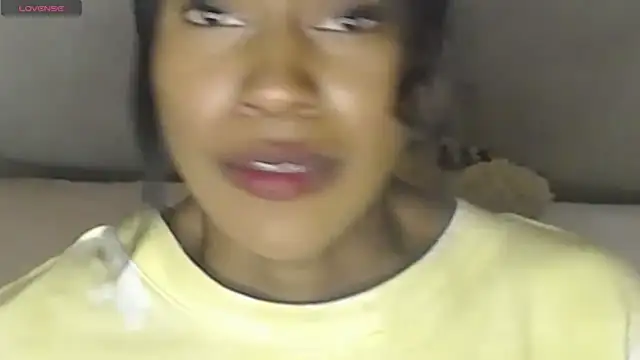 Snapshot of Aliis_Love chatting on December 2025 11:53:01 PM Aliis Love online show from December 2025 11:53:01 PM