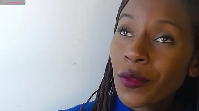 Aliis Love online show from December 2025 11:01:02 PM