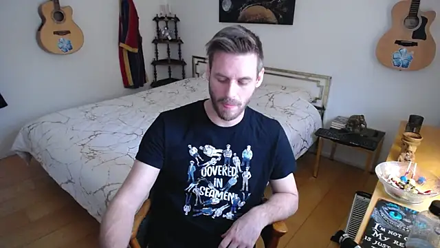 Snapshot of skatejocke chatting on November 2025 08:57:02 AM skatejocke online show from November 2025 08:57:02 AM