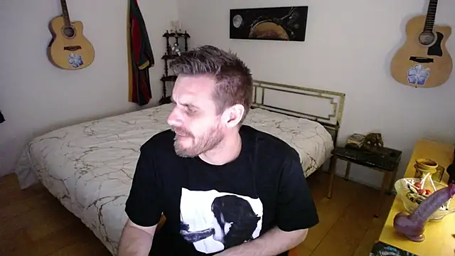 Snapshot of skatejocke chatting on November 2025 09:39:01 PM skatejocke online show from November 2025 09:39:01 PM