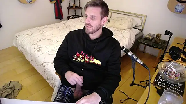 Snapshot of skatejocke chatting on December 2025 01:14:02 AM skatejocke online show from December 2025 01:14:02 AM