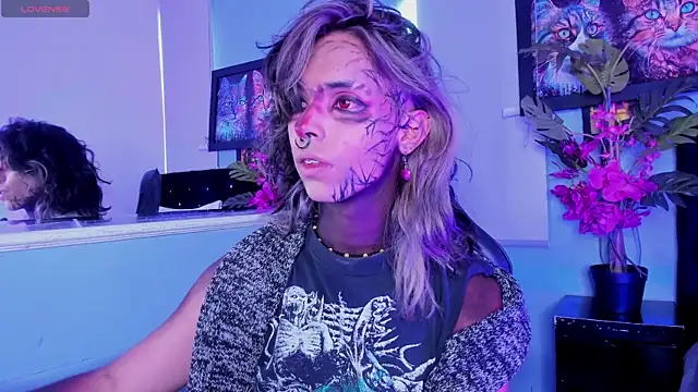 Snapshot of luxiel_ chatting on November 2025 07:35:01 PM luxiel online show from November 2025 07:35:01 PM