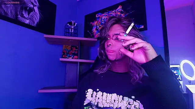 Snapshot of luxiel_ chatting on November 2025 11:25:01 PM luxiel online show from November 2025 11:25:01 PM