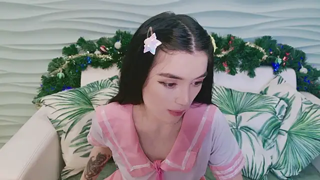 Snapshot of NikaLove- chatting on December 2025 11:04:02 AM NikaLove- online show from December 2025 11:04:02 AM