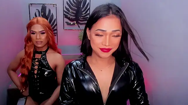 Snapshot of GwennGoddess chatting on December 2025 08:40:01 PM GwennGoddess online show from December 2025 08:40:01 PM