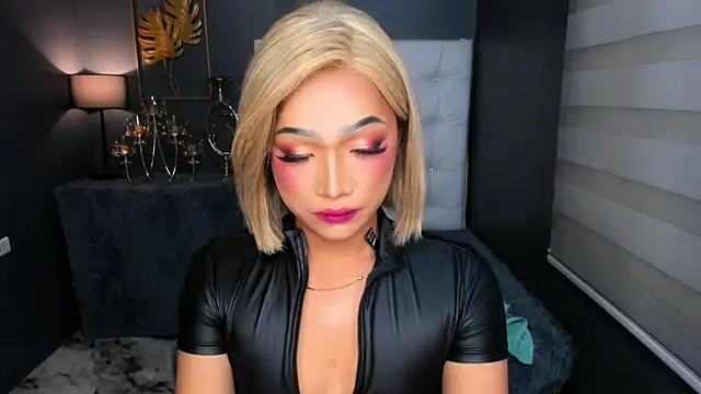 Snapshot of GwennGoddess chatting on February 2026 09:47:02 AM GwennGoddess online show from February 2026 09:47:02 AM