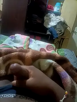 Kmahes01 online show from December 2025 07:52:01 PM