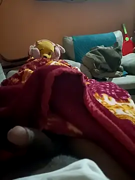 Kmahes01 online show from December 2025 06:37:02 PM