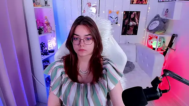 Snapshot of Lily__Evans chatting on November 2025 04:12:02 AM Lily Evans online show from November 2025 04:12:02 AM