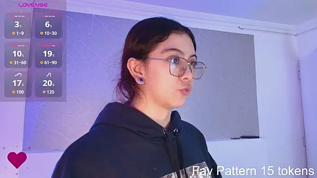 Snapshot of Lilith_rose6 chatting on February 2026 01:11:01 PM Lilith rose6 online show from February 2026 01:11:01 PM