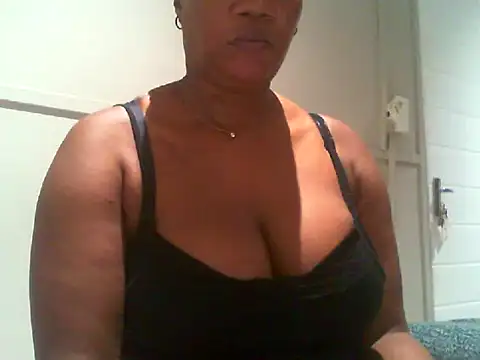 Snapshot of DustyLucy02 chatting on January 2026 04:31:02 PM DustyLucy02 online show from January 2026 04:31:02 PM