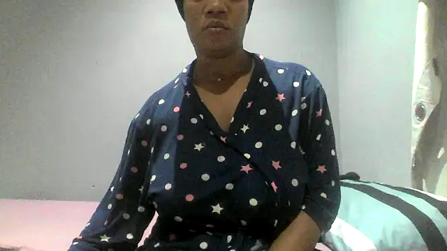 DustyLucy02 online show from May 2026 04:23:01 PM