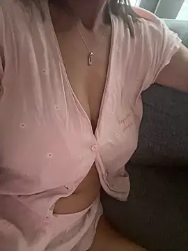 Snapshot of guneskuyucom chatting on November 2025 11:41:01 AM guneskuyucom online show from November 2025 11:41:01 AM