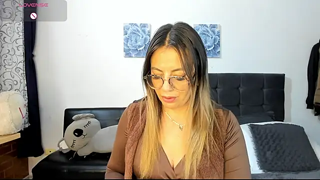 ariannawil online show from February 2026 12:27:02 AM