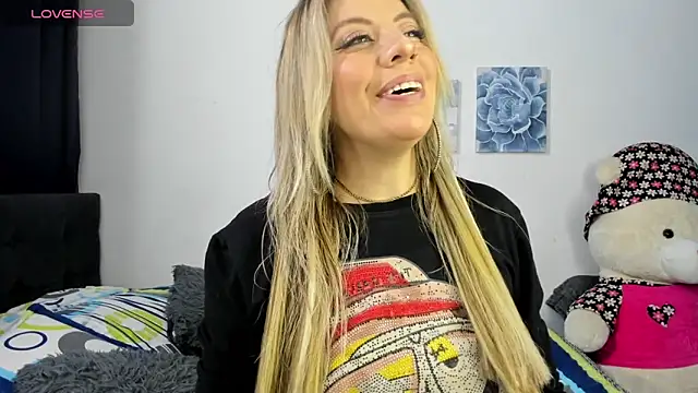 ariannawil online show from May 2026 04:28:02 AM