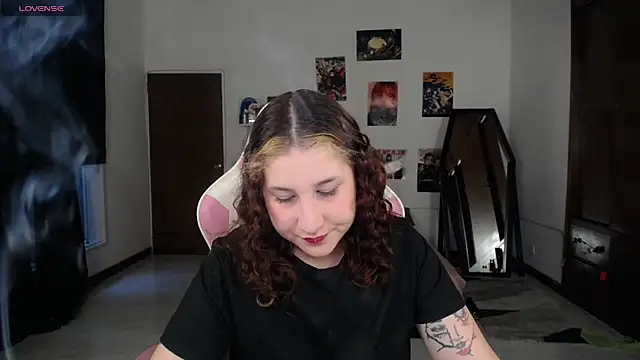 Snapshot of ratts- chatting on December 2025 10:16:01 PM ratts- online show from December 2025 10:16:01 PM