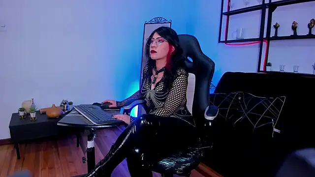Halley Ravenn online show from July 2026 08:46:02 PM