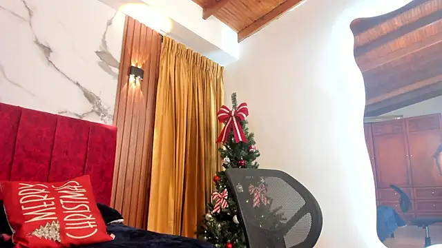 Snapshot of hailey-frost chatting on December 2025 12:10:01 PM hailey-frost online show from December 2025 12:10:01 PM