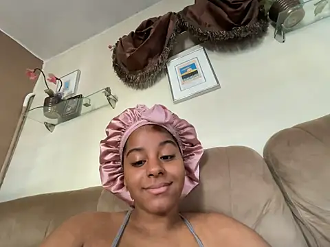 Nicolitalalinda online show from March 2026 08:25:01 PM
