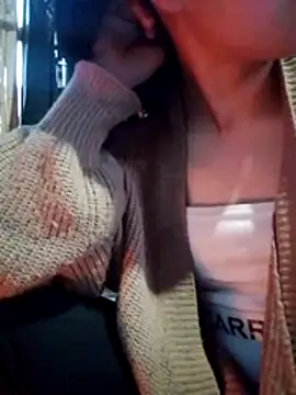 Snapshot of Yumiik2kk chatting on November 2025 11:21:02 PM Yumiik2kk online show from November 2025 11:21:02 PM