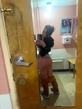 ValayaNoire online show from November 2025 09:40:01 AM