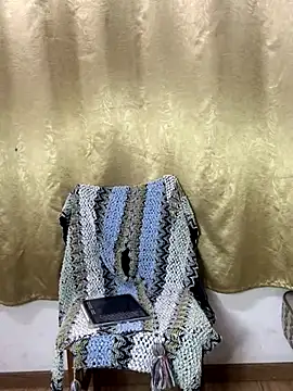 Yayayax77- online show from November 2025 02:28:01 PM